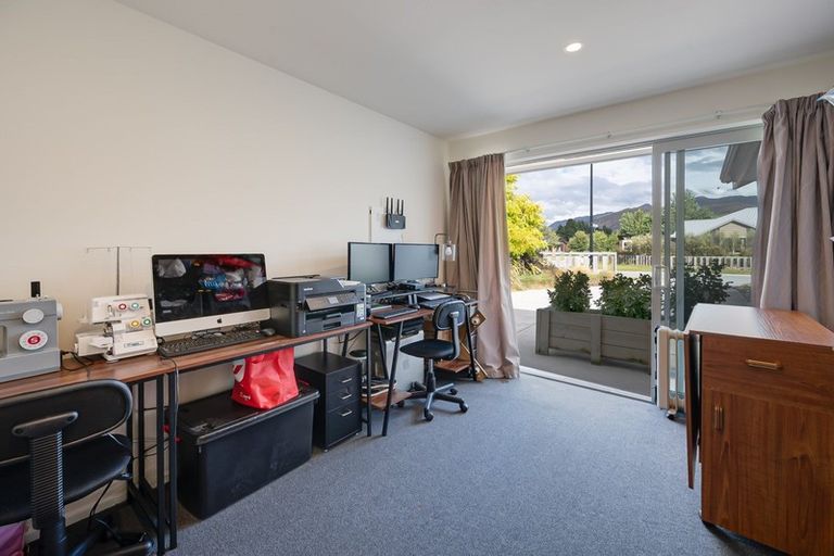 Photo of property in 16 Oxfordshire Avenue, Lower Shotover, Queenstown, 9304