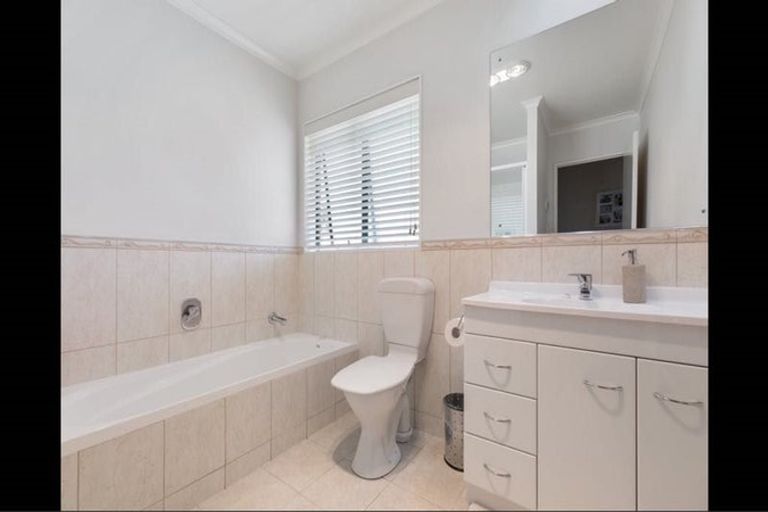 Photo of property in 34 Blackwood Drive, Wattle Downs, Auckland, 2103