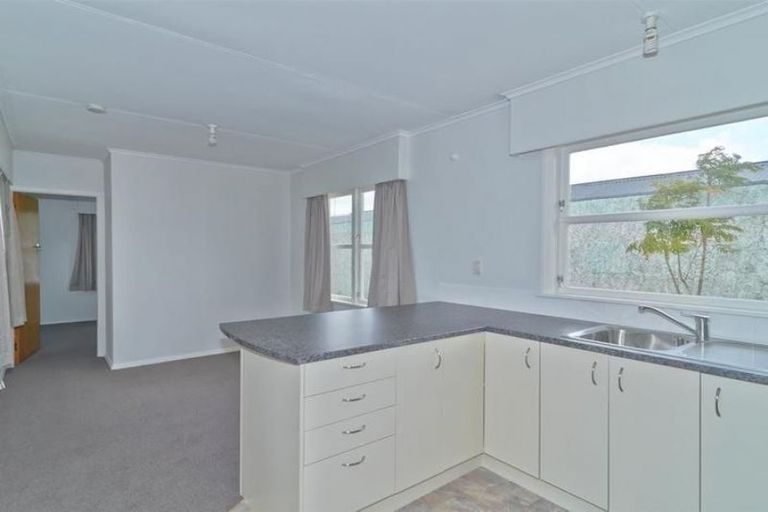 Photo of property in 2a Durham Crescent, Palmerston North, 4414
