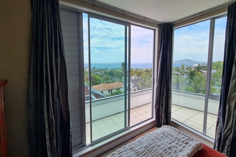 Photo of property in 5a Aberdeen Road, Castor Bay, Auckland, 0620