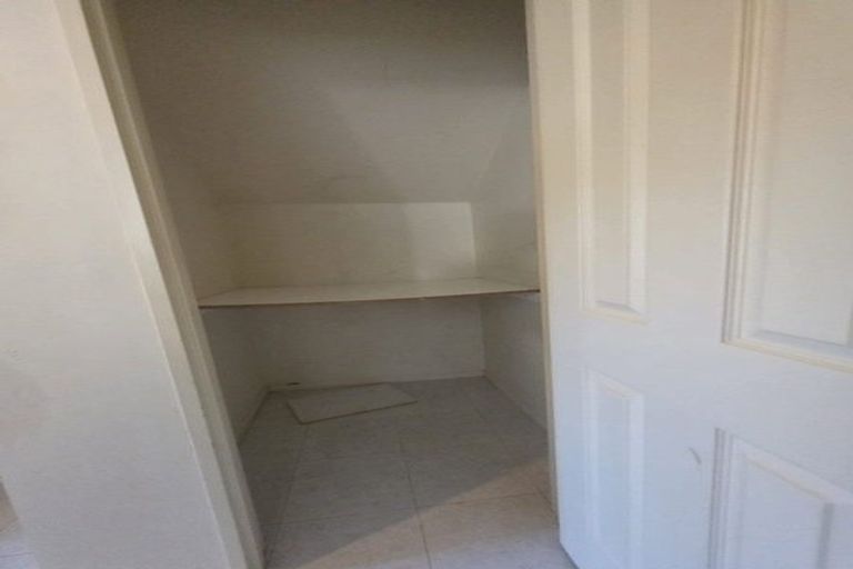 Photo of property in 68a Bradbury Road, Botany Downs, Auckland, 2010