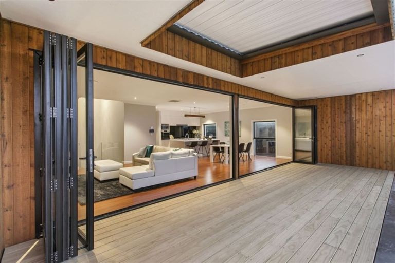 Photo of property in 137 West Hoe Heights, Orewa, 0931