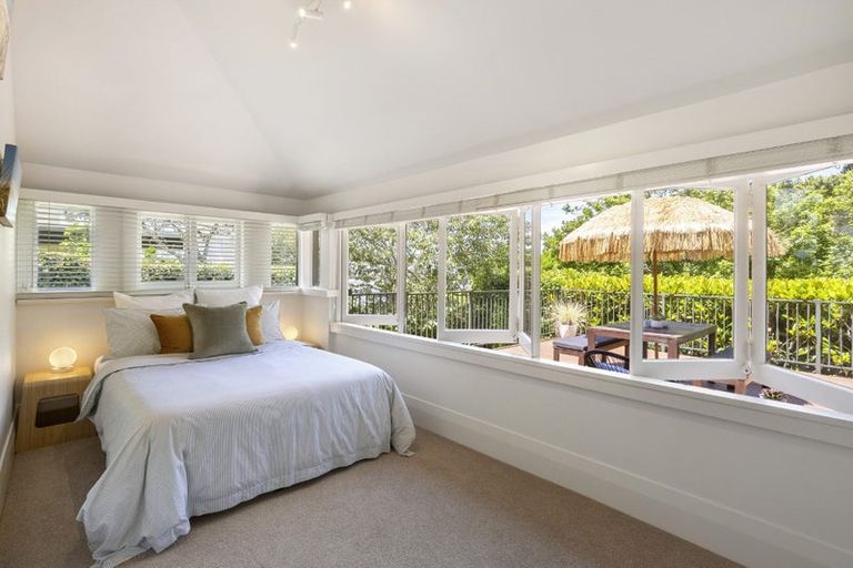 Photo of property in 19 Maritime Terrace, Birkenhead, Auckland, 0626