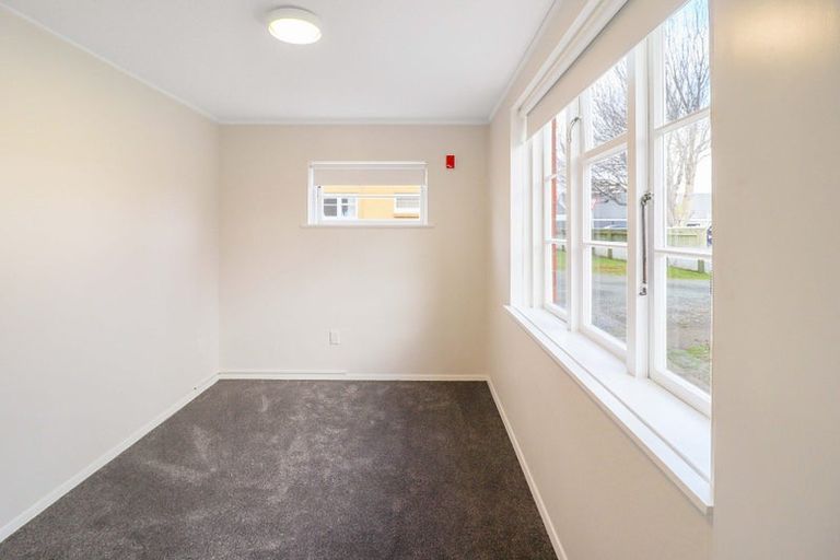 Photo of property in 2 Argyle Grove, Trentham, Upper Hutt, 5018