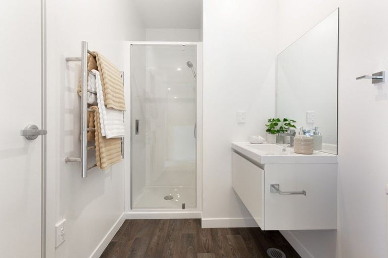 Photo of property in 49 Cleat Street, Whitby, Porirua, 5024