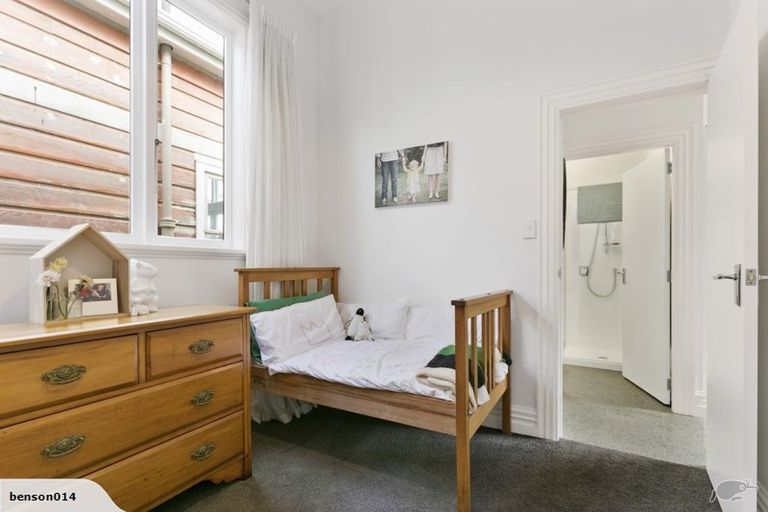 Photo of property in 34 Derwent Street, Island Bay, Wellington, 6023