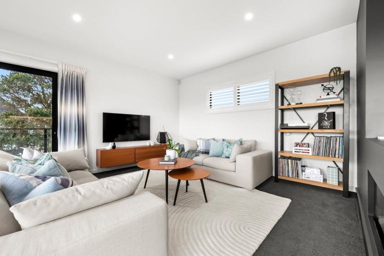 Photo of property in 16 Cuba Street, Petone, Lower Hutt, 5012