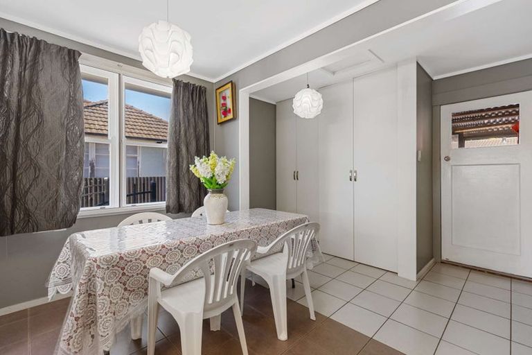 Photo of property in 51 Kenney Crescent, Fairfield, Hamilton, 3214