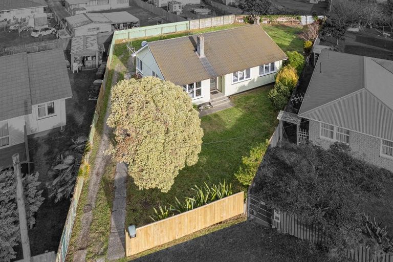 Photo of property in 42 Ruapehu Street, Castlecliff, Whanganui, 4501
