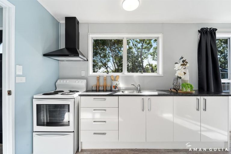 Photo of property in 30 Hyperion Drive, Randwick Park, Auckland, 2105