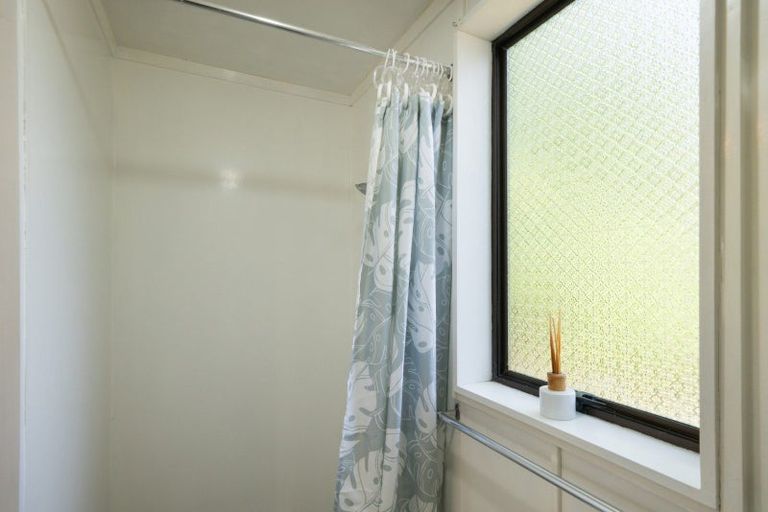 Photo of property in 5 Norna Grove, Waikawa Beach, Manakau, 5573