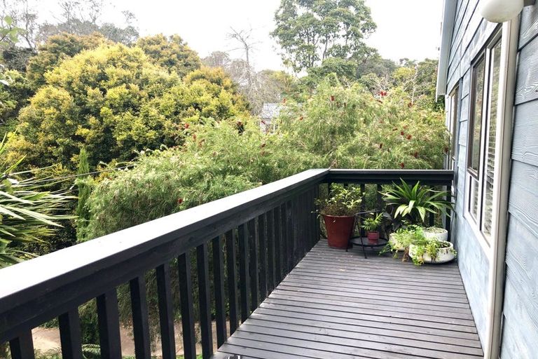 Photo of property in 1/21 Mahara Avenue, Birkenhead, Auckland, 0626