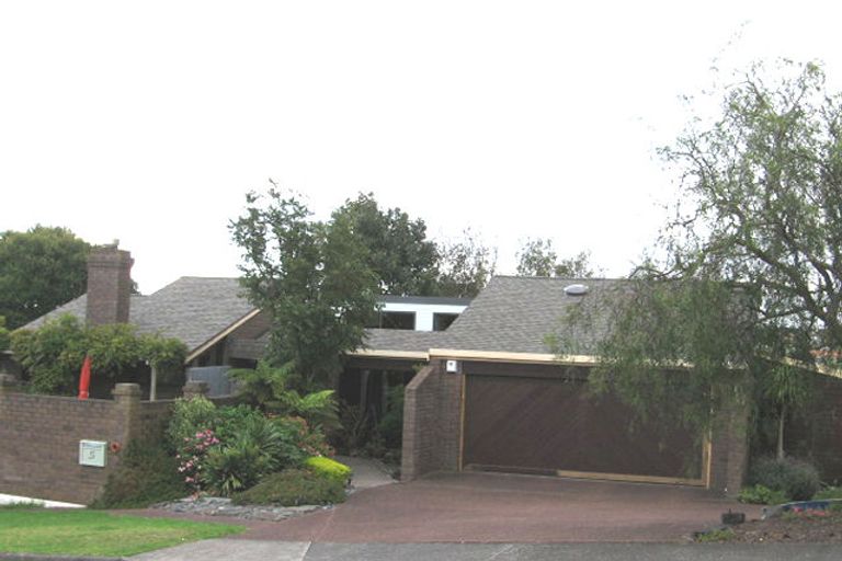 Photo of property in 5 Clearwater Cove, West Harbour, Auckland, 0618