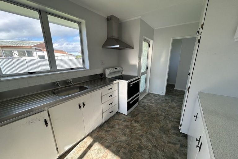 Photo of property in 19 Bendigo Street, Cloverlea, Palmerston North, 4412