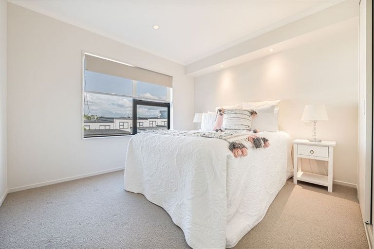 Photo of property in 9 Louis Braille Lane, Flat Bush, Auckland, 2019