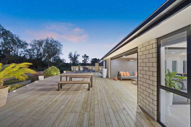 Photo of property in 11 Meadowbrook Place, Buckland, Pukekohe, 2677