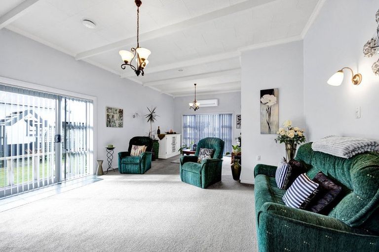 Photo of property in 1 Morrissey Street, Hawera, 4610