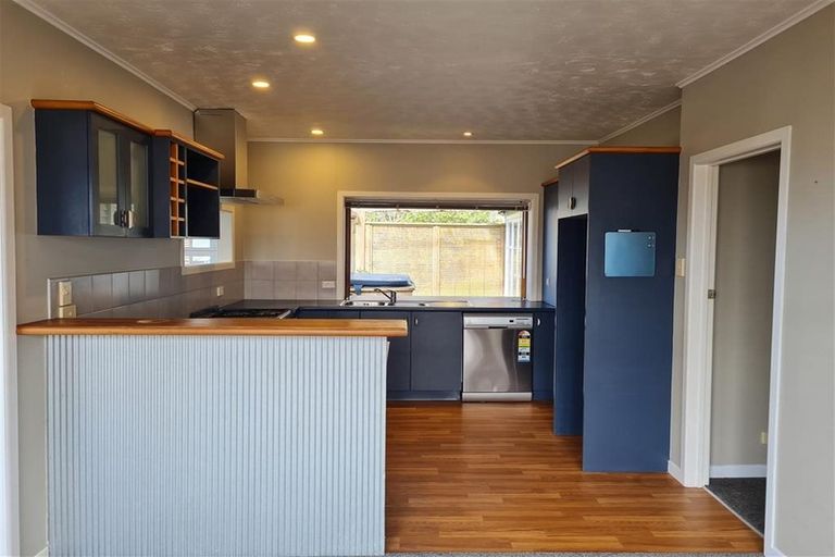 Photo of property in 2 Norfolk Road, Stanmore Bay, Whangaparaoa, 0932