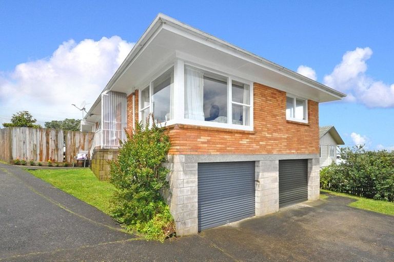 Photo of property in 2/97 Target Road, Totara Vale, Auckland, 0629