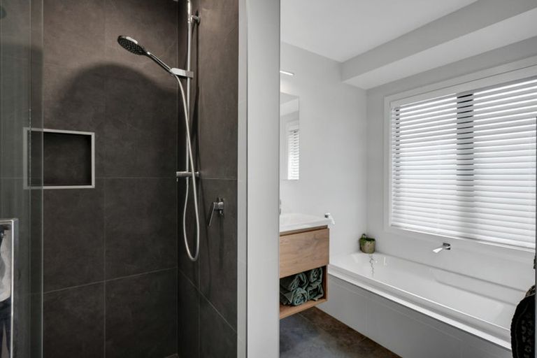 Photo of property in 17 Ashmore Drive, Frankleigh Park, New Plymouth, 4310