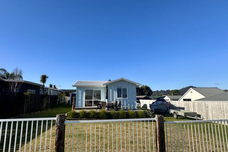 Photo of property in 207 Tamaki Road, Whangamata, 3620