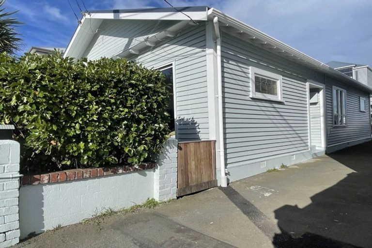 Photo of property in 25 Luxford Street, Berhampore, Wellington, 6023