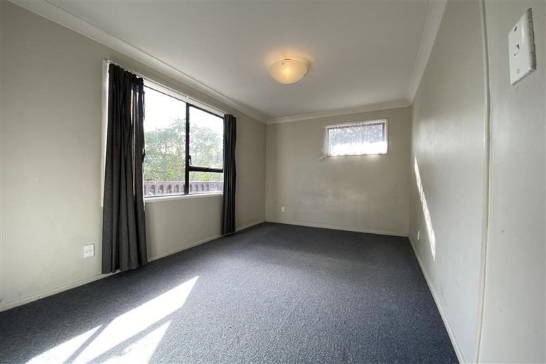 Photo of property in 6 West Harbour Drive, West Harbour, Auckland, 0618