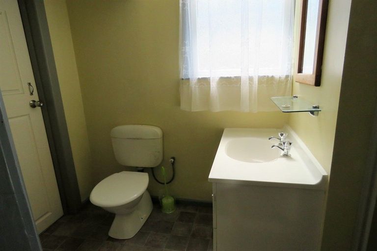 Photo of property in 89 Peel Street, Westport, 7825