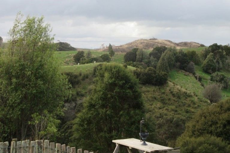 Photo of property in 74 Mangaone Road, Halcombe, Feilding, 4779