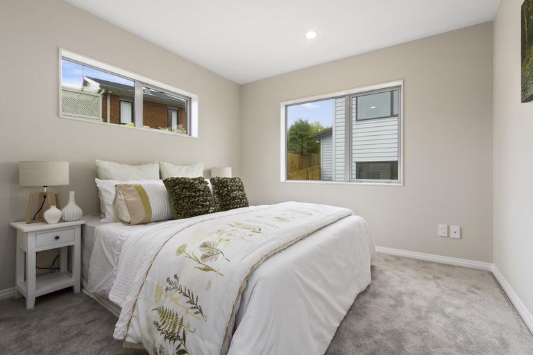 Photo of property in 11a Matisse Drive, West Harbour, Auckland, 0618