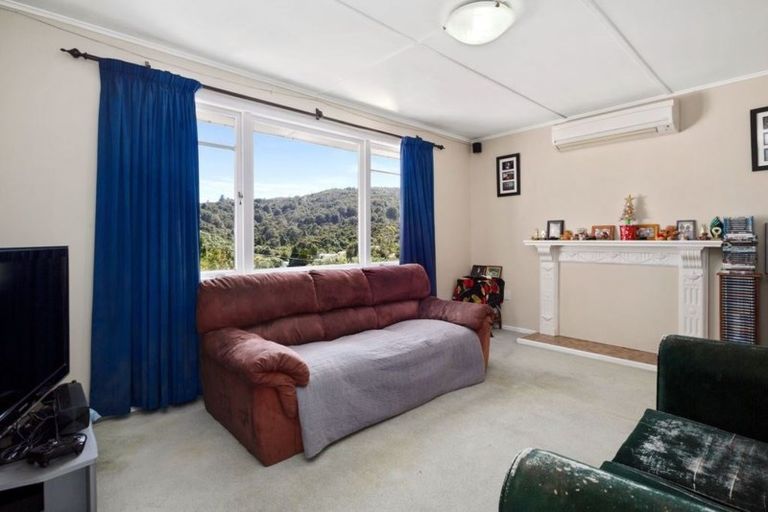 Photo of property in 32a Kopara Grove, Stokes Valley, Lower Hutt, 5019