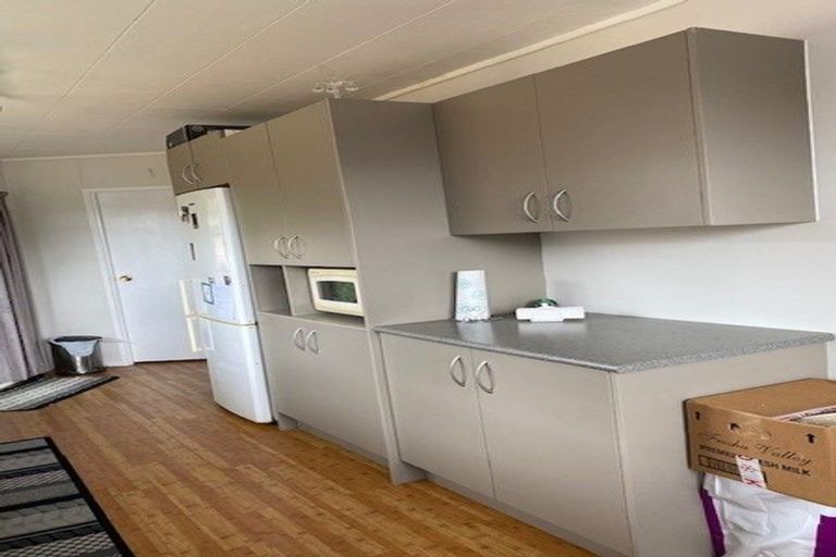 Photo of property in 11 Surman Place, Glen Eden, Auckland, 0602