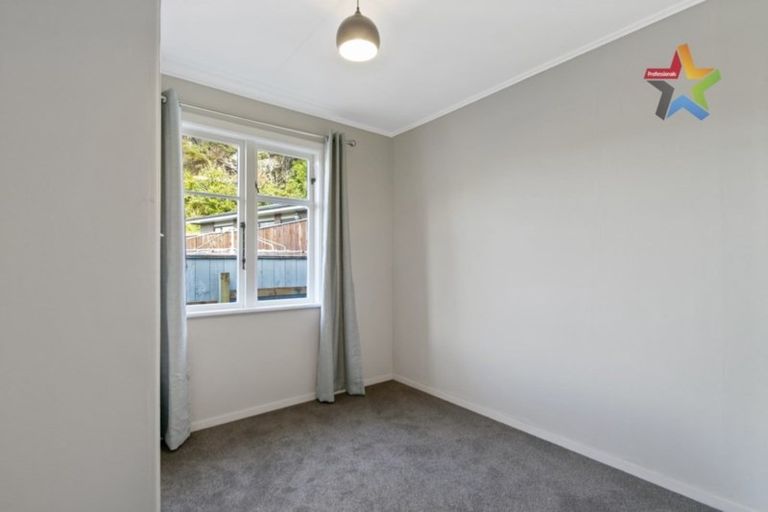 Photo of property in 121 Wellington Road, Wainuiomata, Lower Hutt, 5014