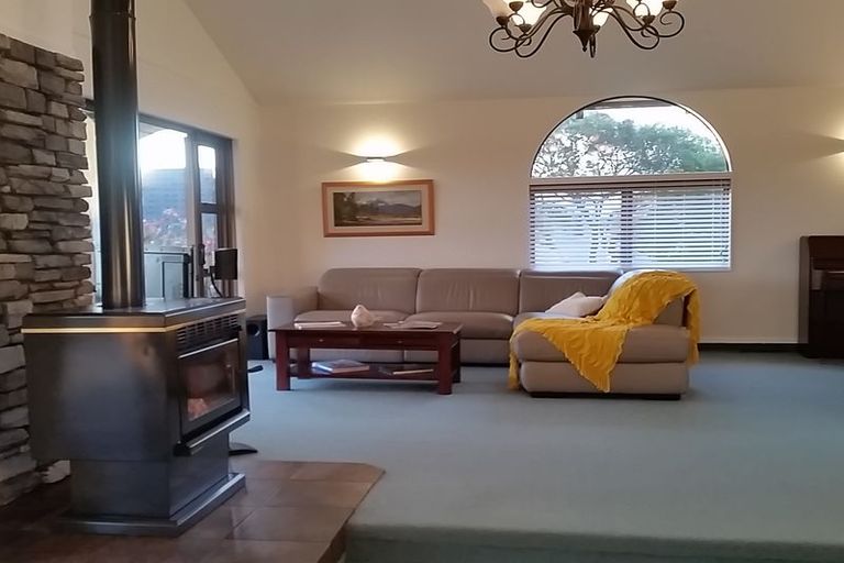 Photo of property in 100 Taupo View Road, Taupo, 3330
