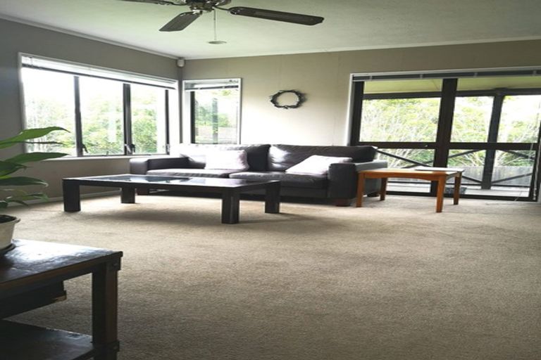 Photo of property in 12 Leven Lane, Totara Heights, Auckland, 2105