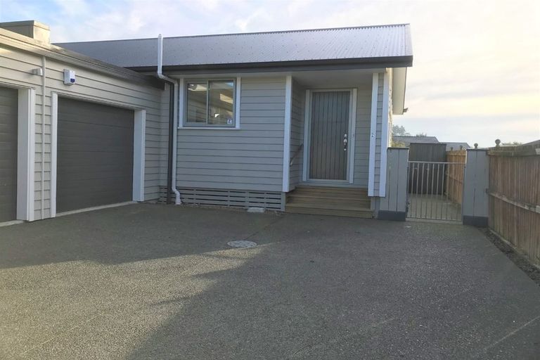 Photo of property in 1/5 Florance Place, Parklands, Christchurch, 8083