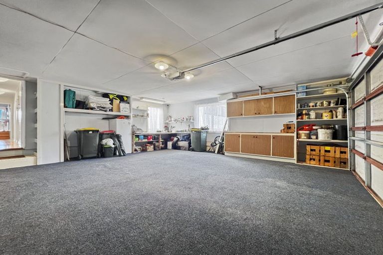 Photo of property in 12 Frank Place, Hillpark, Auckland, 2102