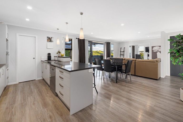 Photo of property in 19 Ballintoy Park Drive, Welcome Bay, Tauranga, 3175