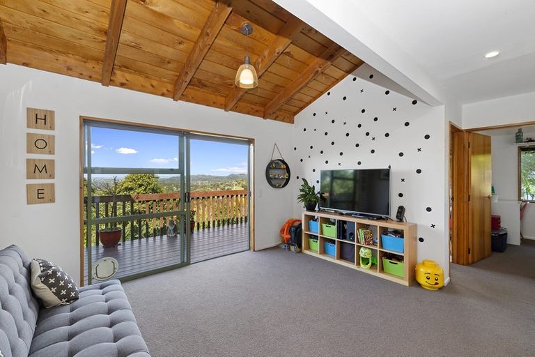 Photo of property in 300 Forest Hill Road, Waiatarua, Auckland, 0612