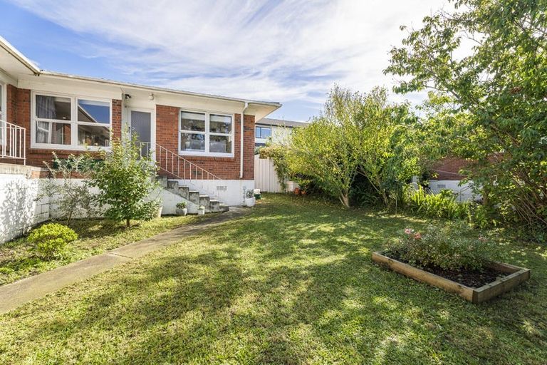 Photo of property in 4/21 Evelyn Place, Hillcrest, Auckland, 0627