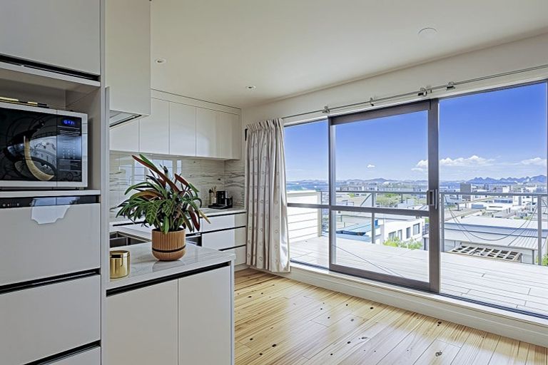 Photo of property in 46 Ascension Crescent, Orewa, 0931