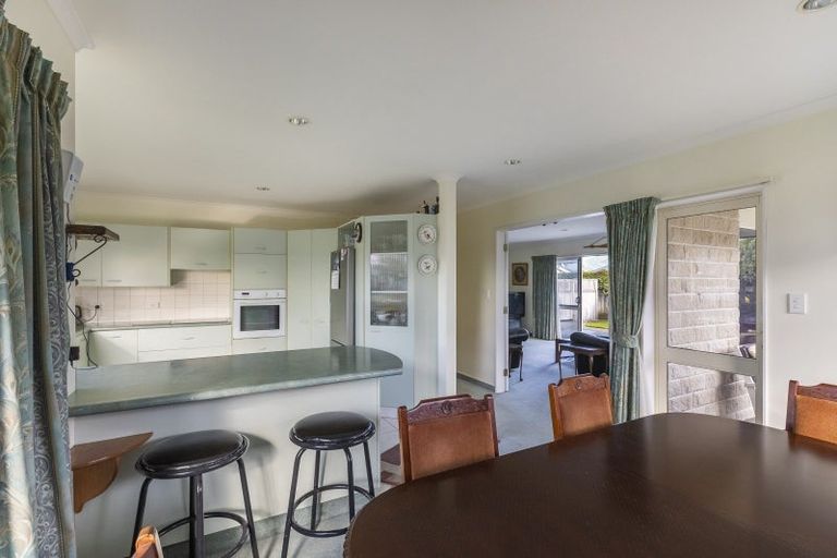 Photo of property in 66 Guildford Drive, Paraparaumu, 5032