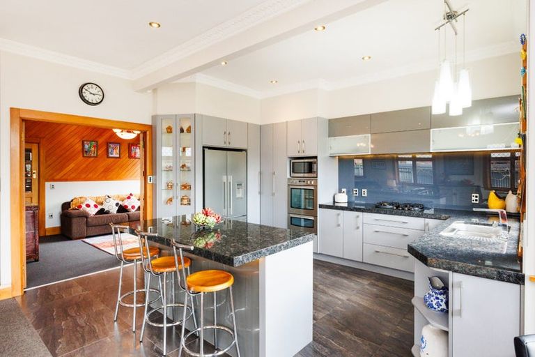 Photo of property in 21 Manapouri Crescent, Hokowhitu, Palmerston North, 4410