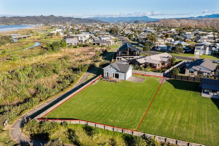 Photo of property in 305 Cook Drive, Whitianga, 3510