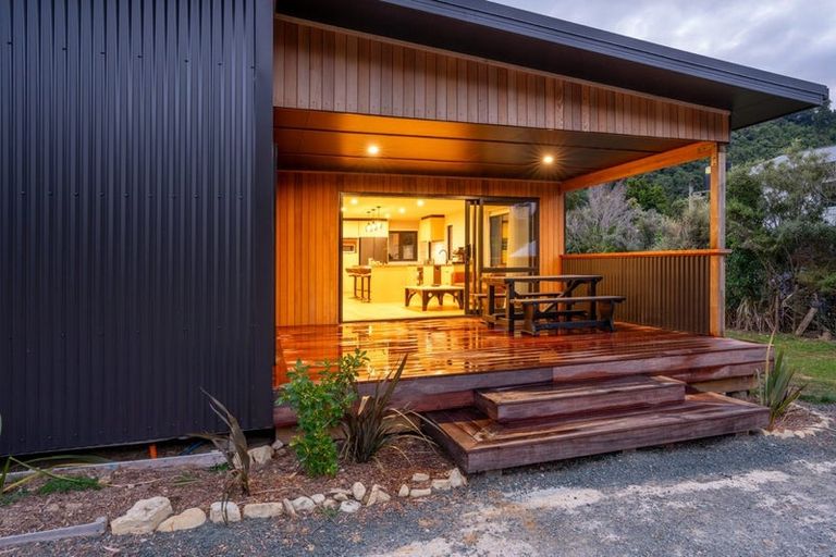 Photo of property in 30 Matai Street, Duncan Bay, Tennyson Inlet, 7195