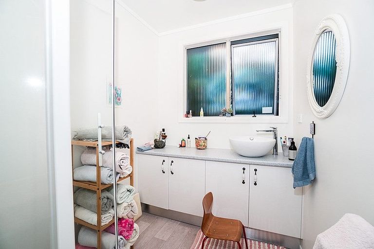 Photo of property in 19 Carey Street, Waitara, 4320