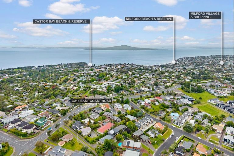 Photo of property in 2/218 East Coast Road, Forrest Hill, Auckland, 0620