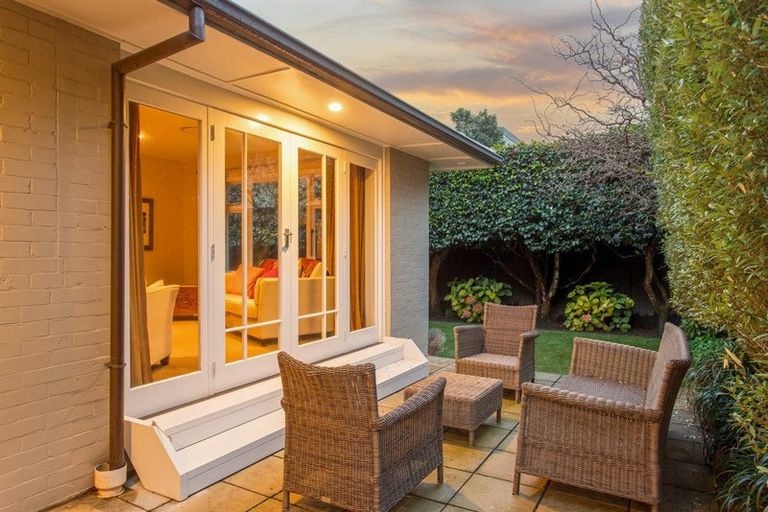 Photo of property in 33 Office Road, Merivale, Christchurch, 8014