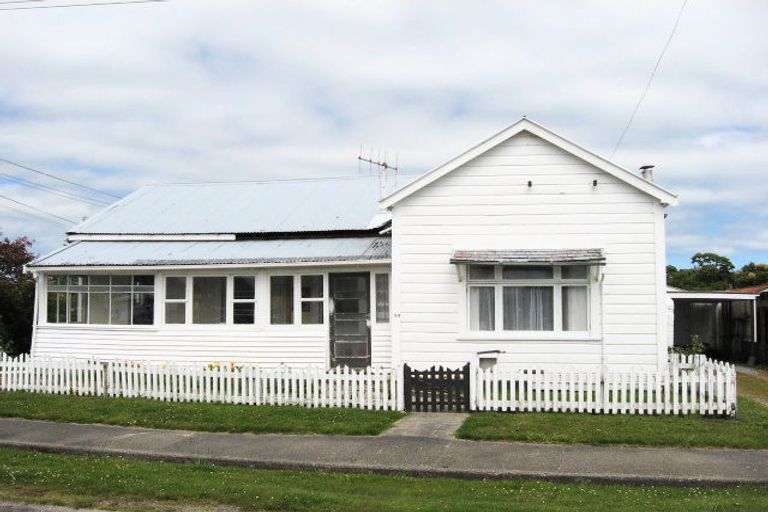 Photo of property in 66 Peel Street, Westport, 7825