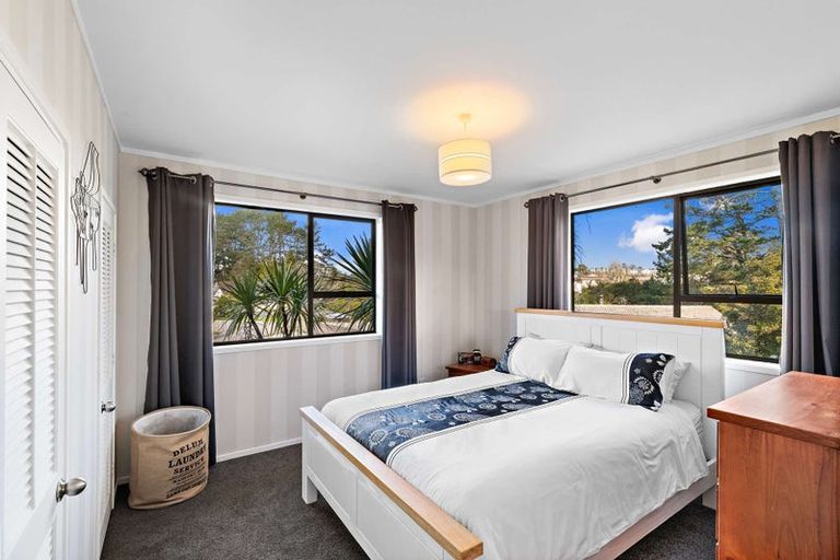 Photo of property in 67 Oreil Avenue, West Harbour, Auckland, 0618